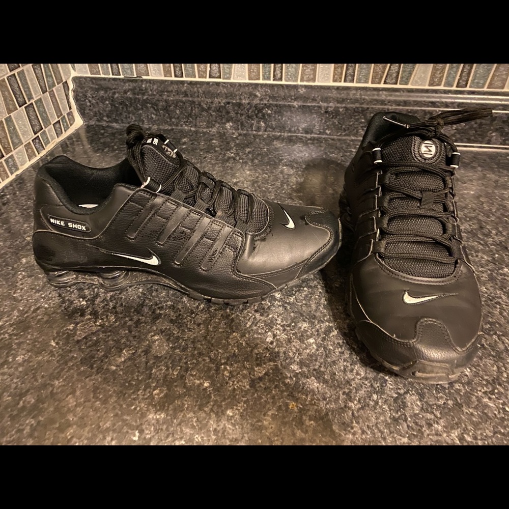 Men’s Nike Shoxs Size 11